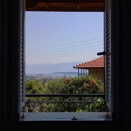 Spacious Traditional Appartement Neochori (Lefkada)